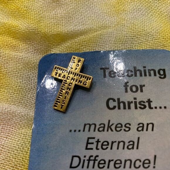 Vintage Teaching for Christ Pin - Picture 2 of 3
